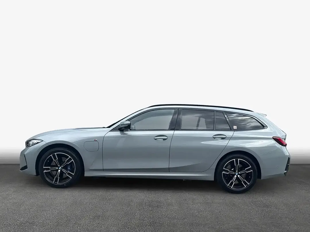 BMW 330 - Thumbnail 4