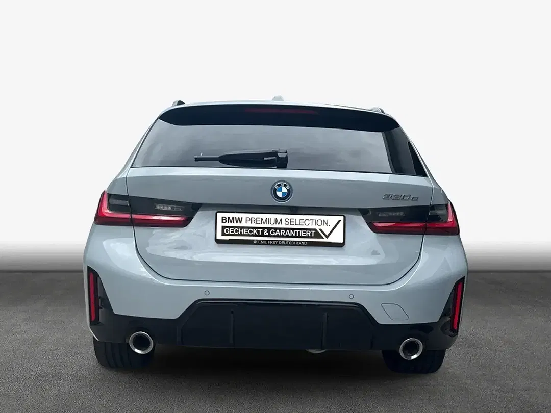 BMW 330 - Thumbnail 5
