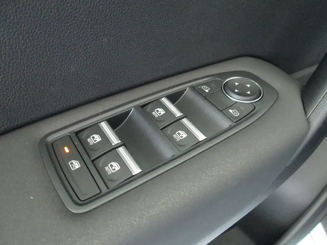 Renault Captur - Thumbnail 21