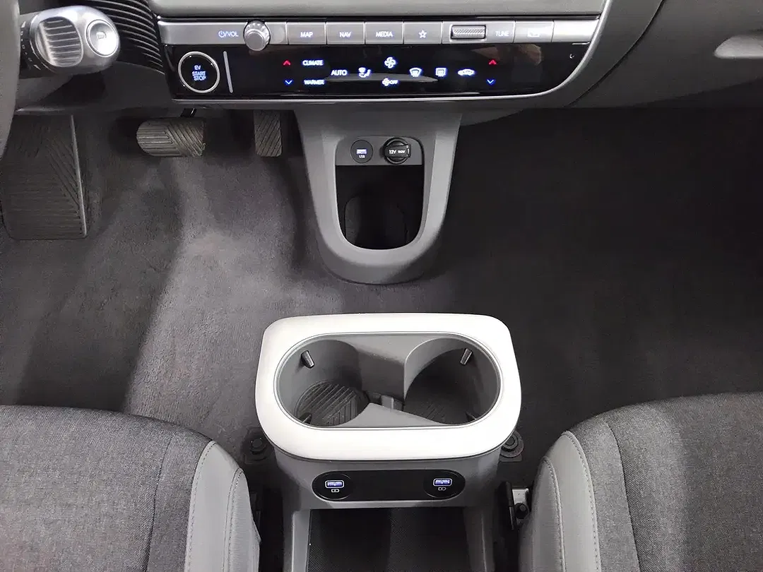 Hyundai IONIQ 5 - Thumbnail 5