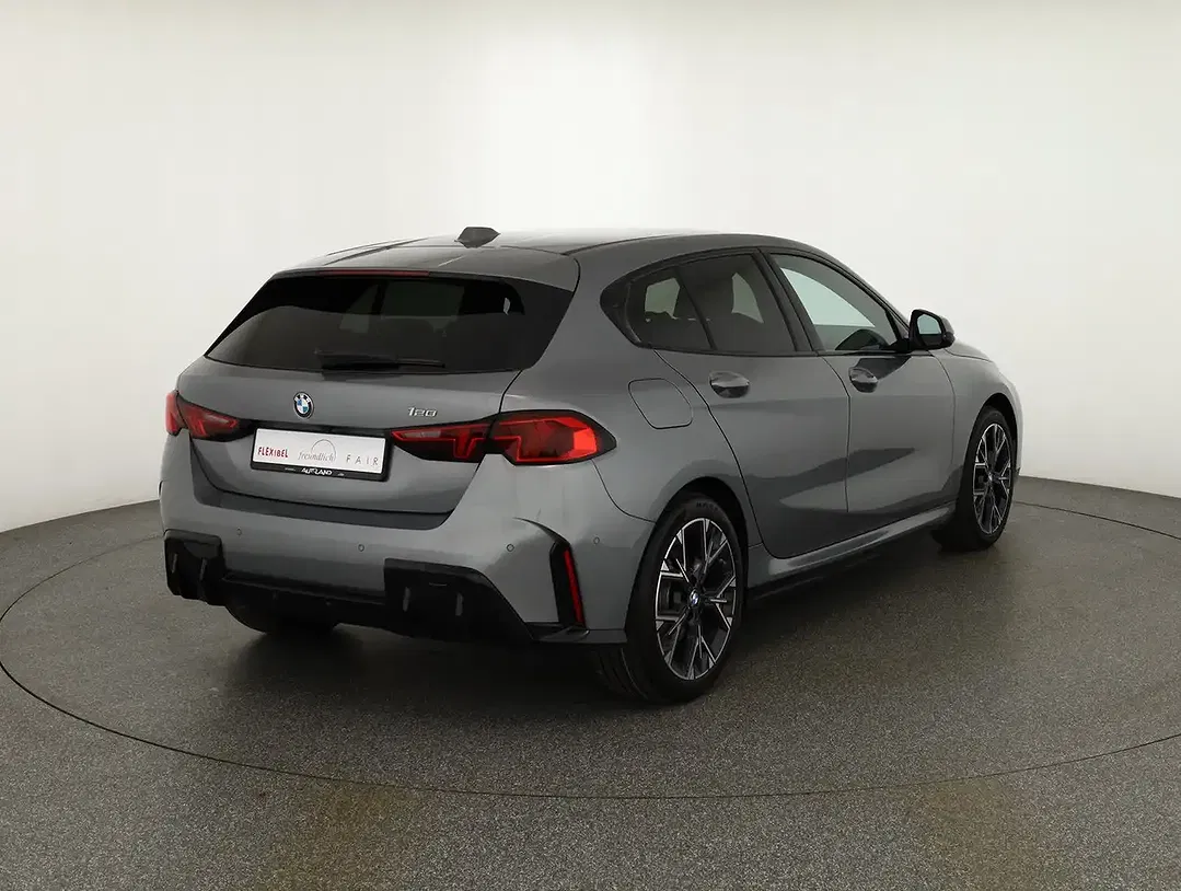 BMW 120 - Thumbnail 4