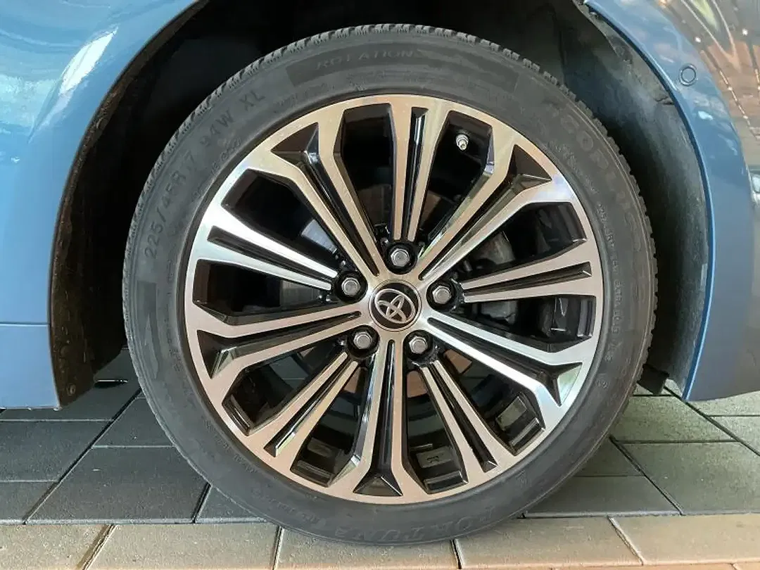 Toyota Corolla - Thumbnail 13