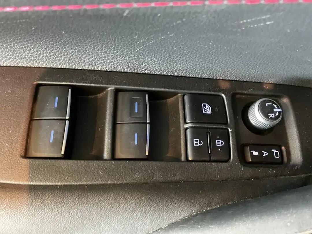 Toyota Corolla - Thumbnail 17