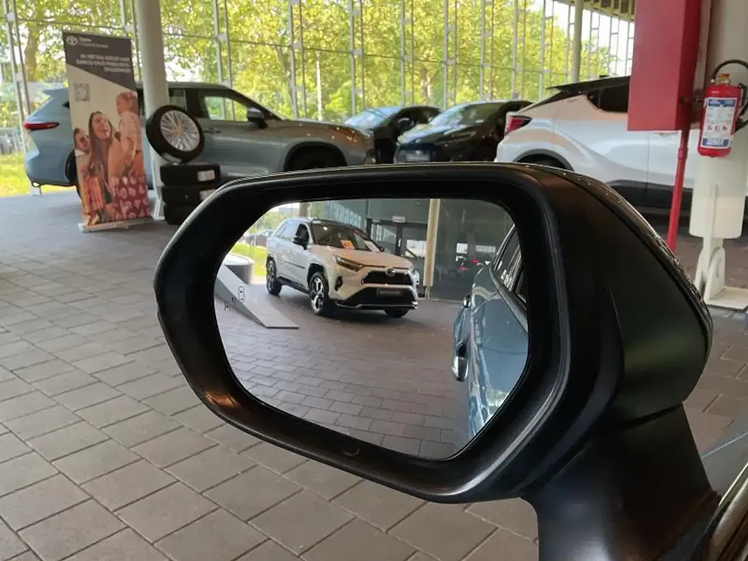 Toyota Corolla - Thumbnail 24