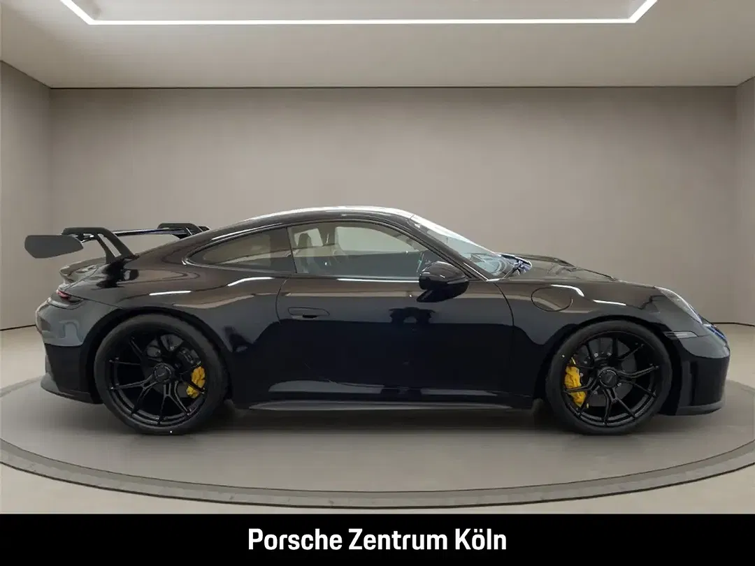 Porsche 992 - Thumbnail 6