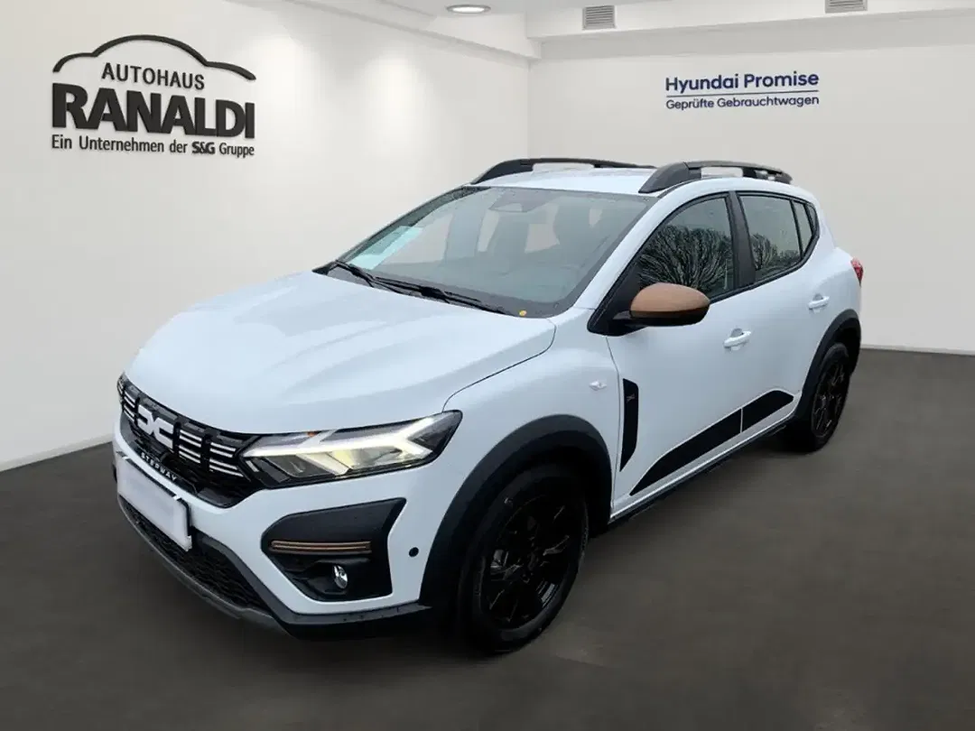 Dacia Sandero - Thumbnail 1
