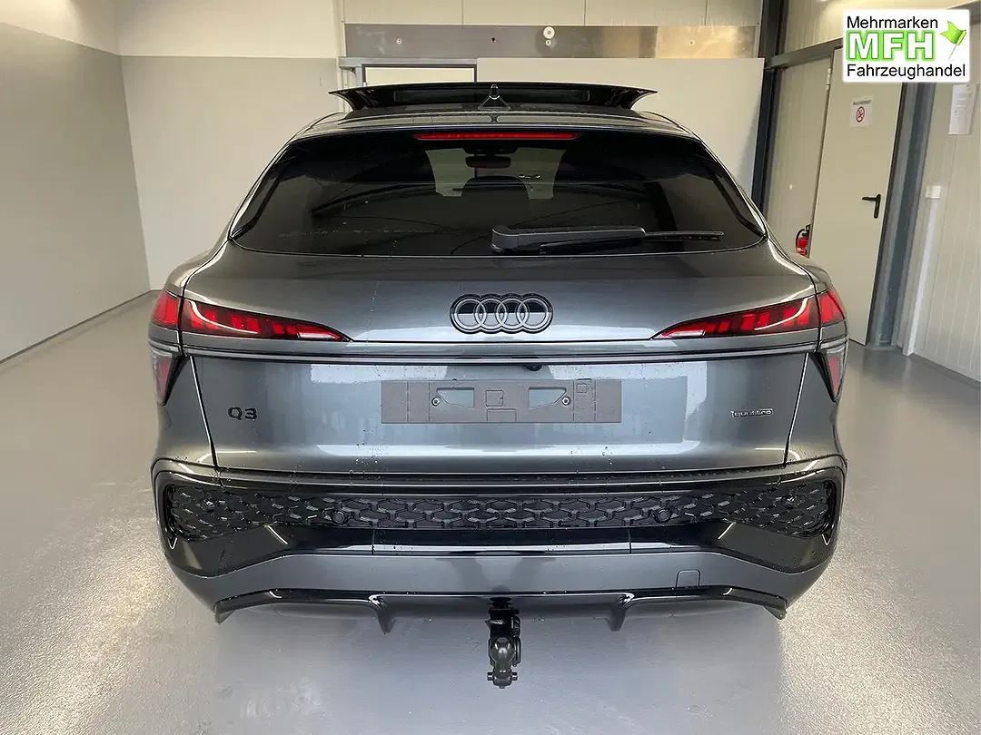 Audi Q3 - Thumbnail 5
