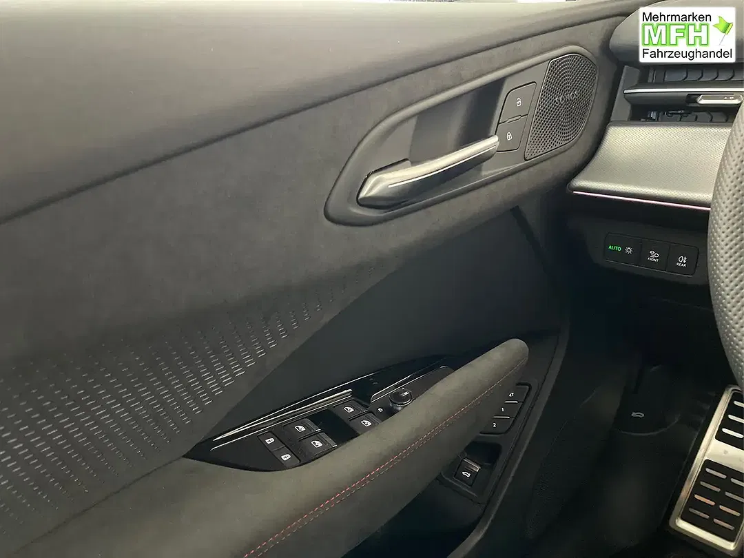 Audi Q3 - Thumbnail 9
