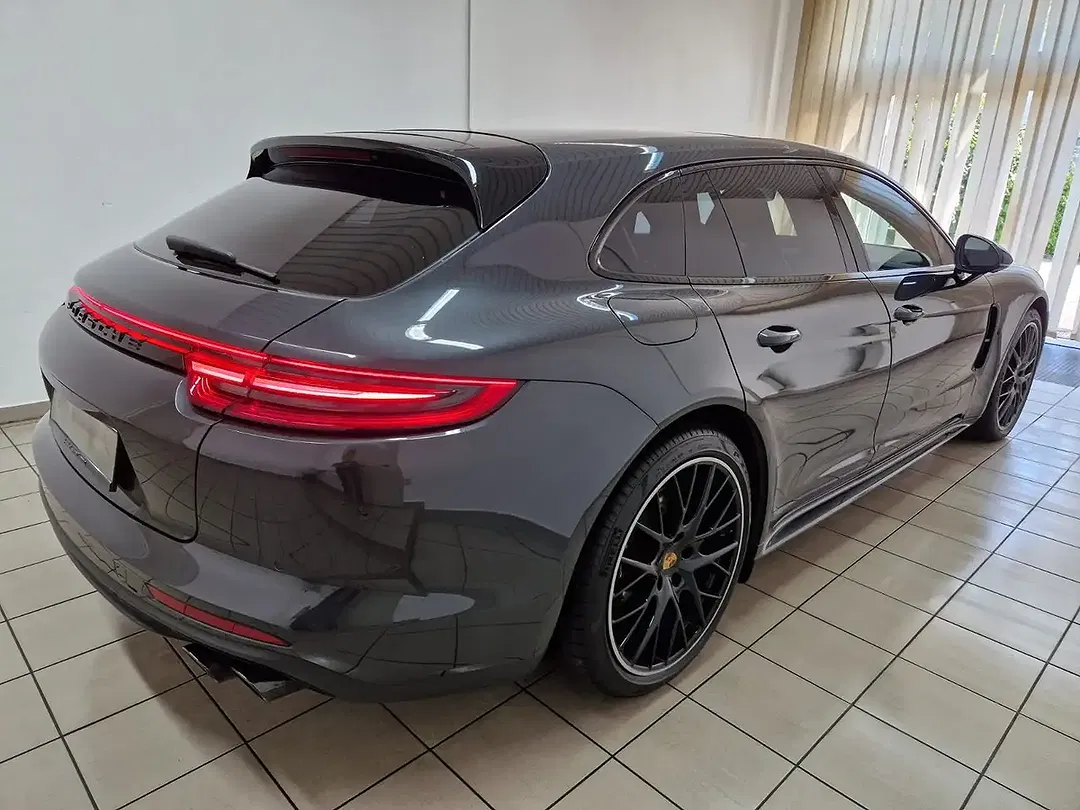 Porsche Panamera - Thumbnail 3