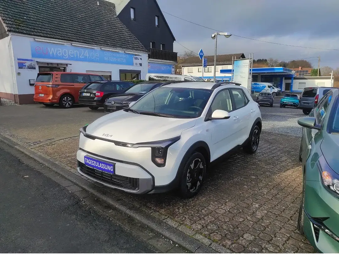 Kia Stonic - Thumbnail 2