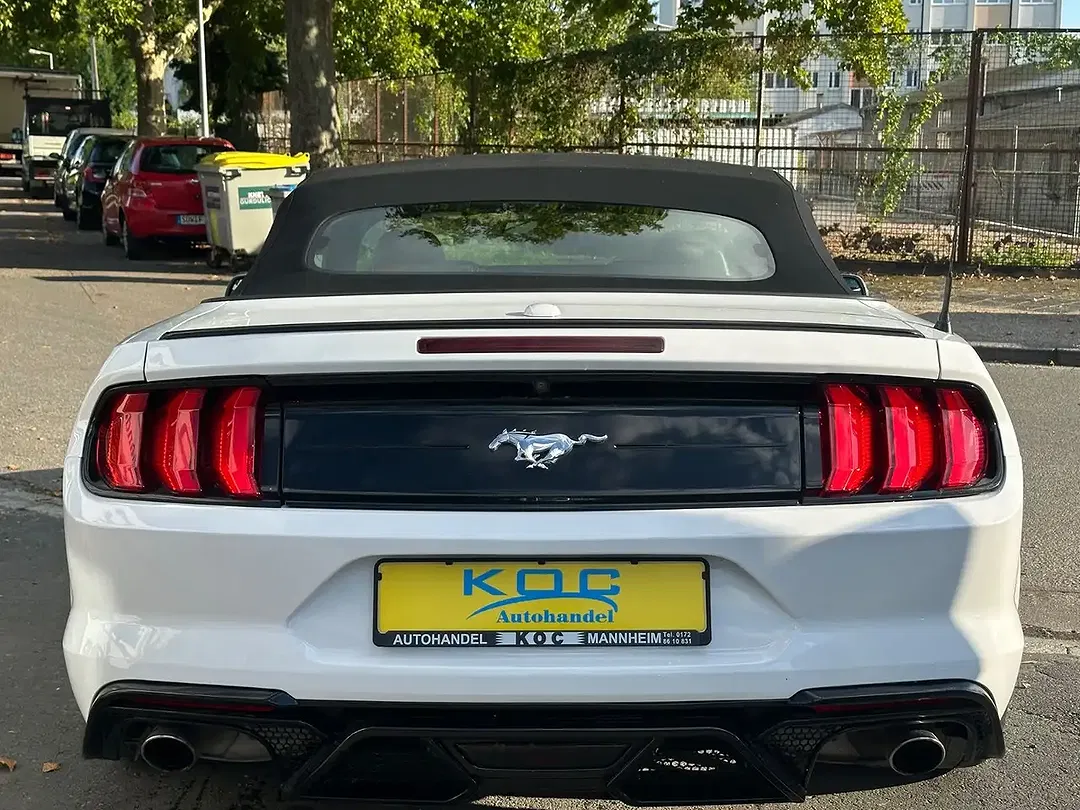 Ford Mustang - Thumbnail 5
