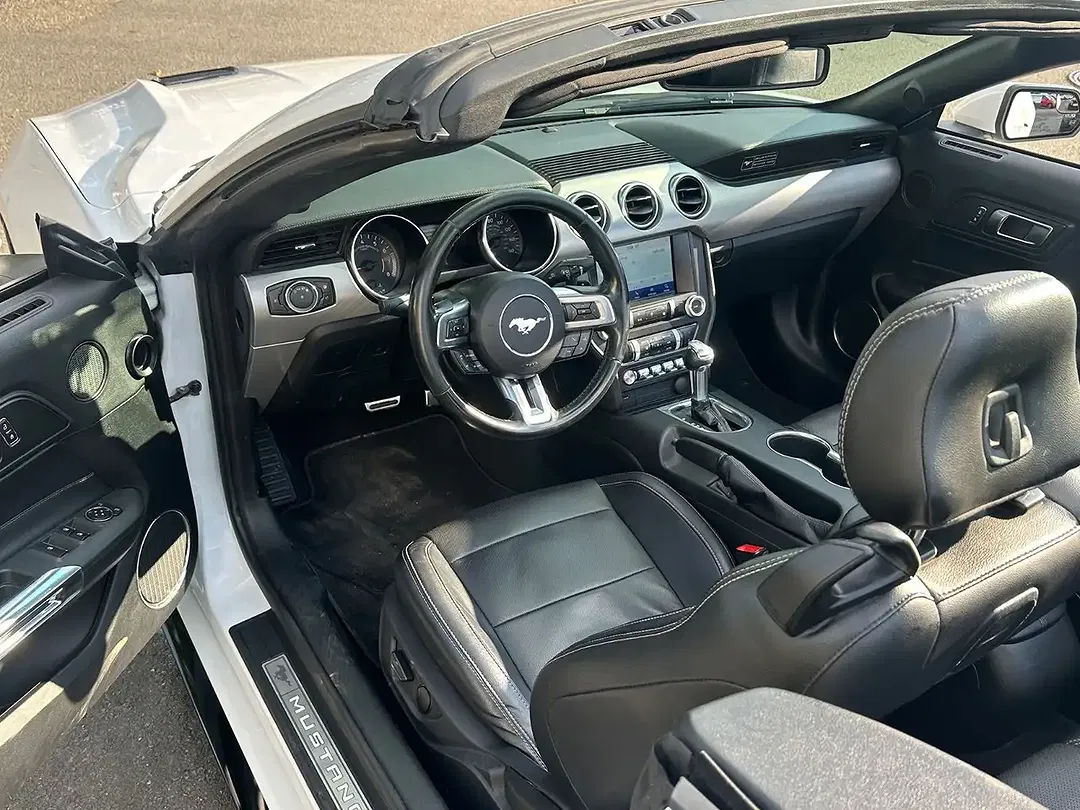 Ford Mustang - Thumbnail 9