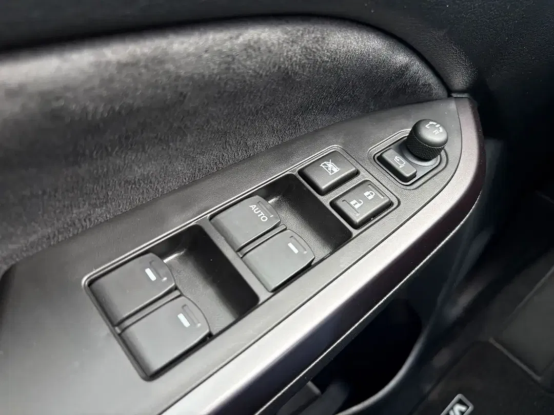 Suzuki Vitara - Thumbnail 13