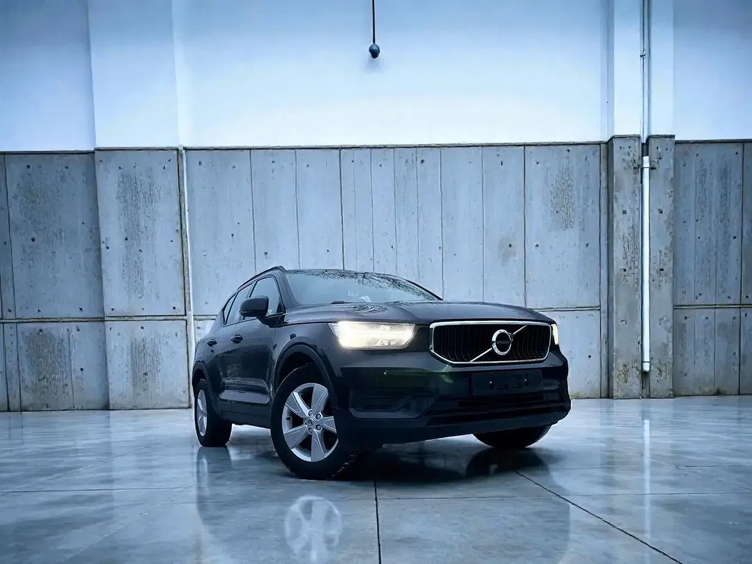 Volvo XC40 Momentum Core