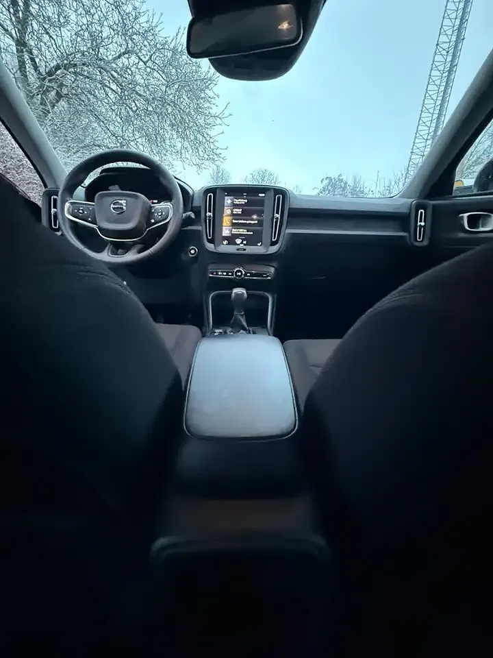 Volvo XC40 - Thumbnail 11