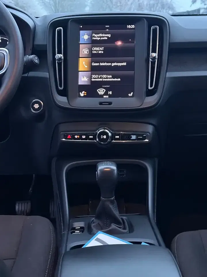 Volvo XC40 - Thumbnail 12