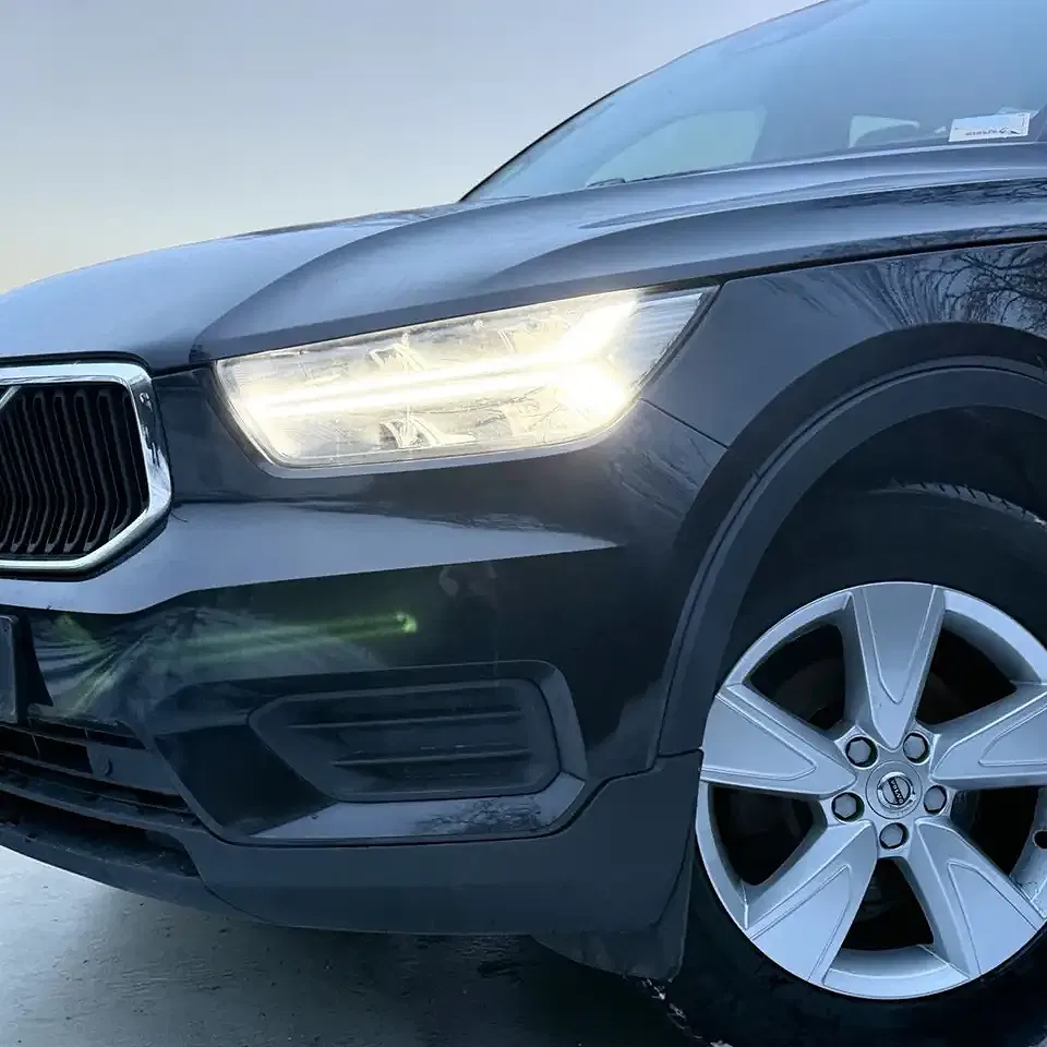 Volvo XC40 - Thumbnail 4