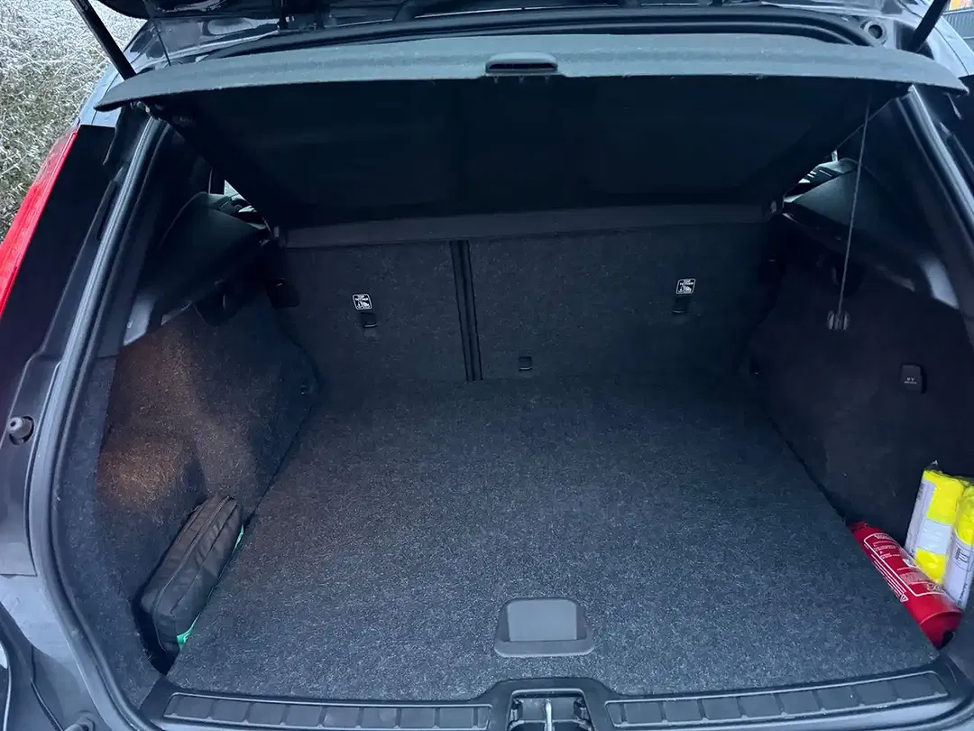 Volvo XC40 - Thumbnail 8