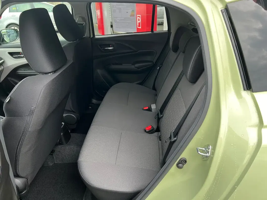 Suzuki Swift - Thumbnail 12