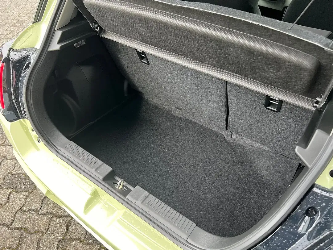 Suzuki Swift - Thumbnail 6