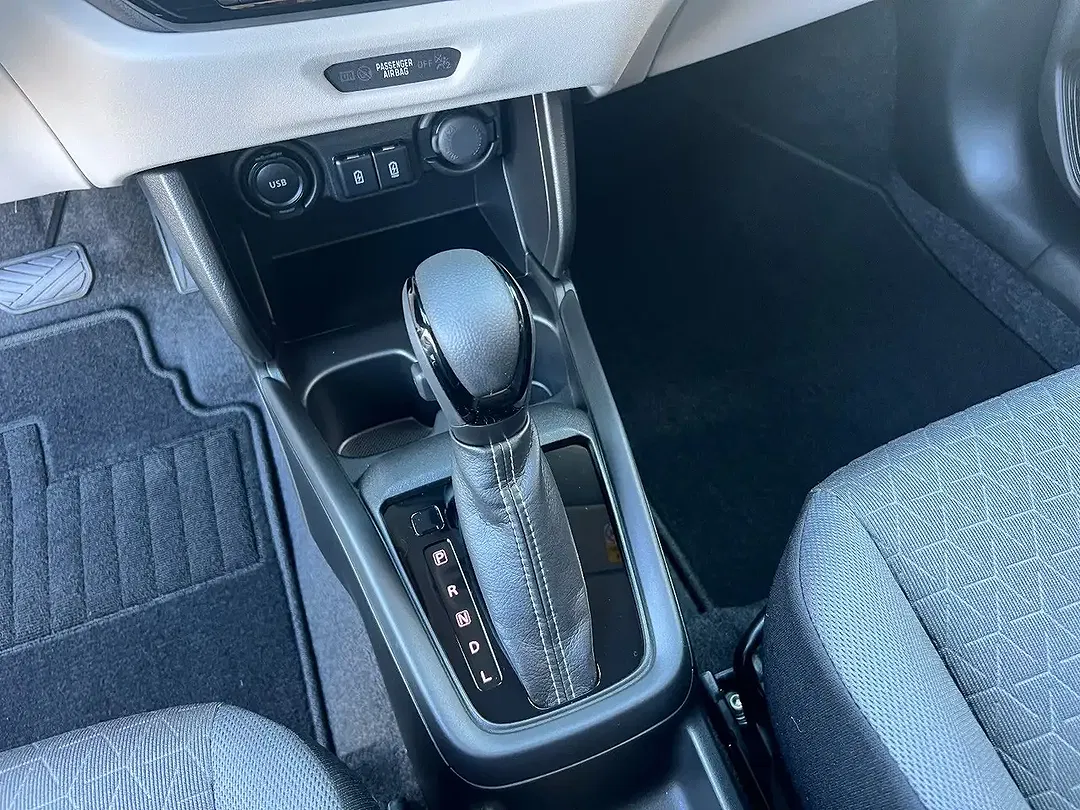 Suzuki Swift - Thumbnail 8