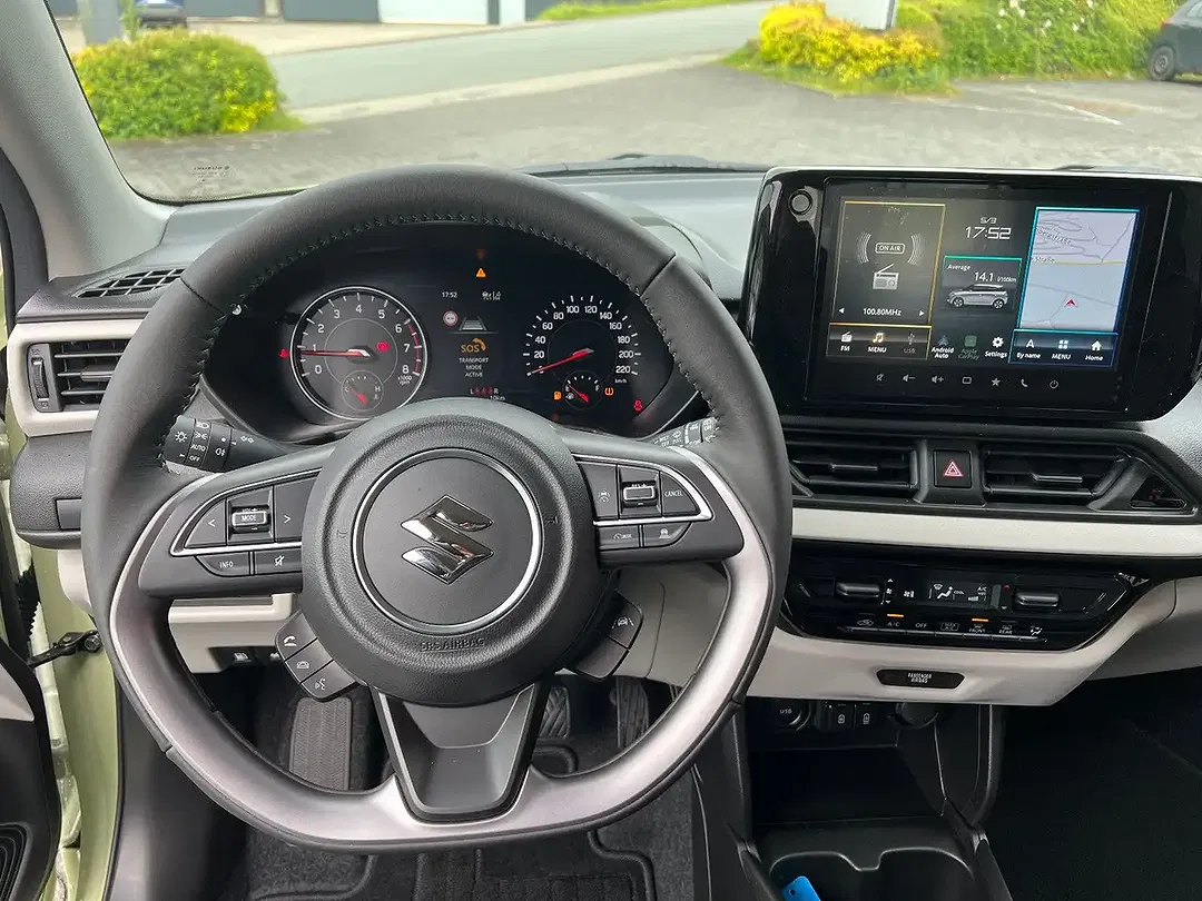 Suzuki Swift - Thumbnail 9