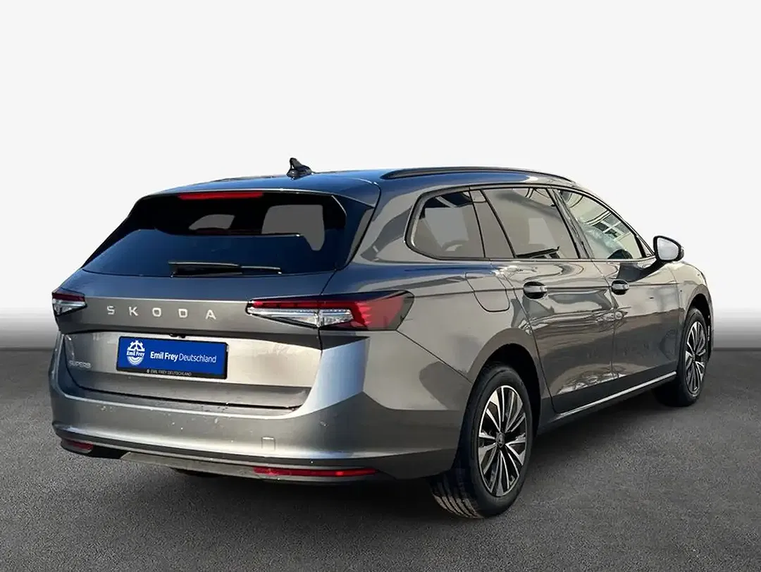 Skoda Superb - Thumbnail 2