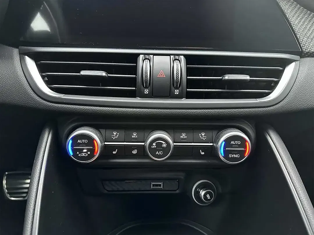 Alfa Romeo Giulia - Thumbnail 12