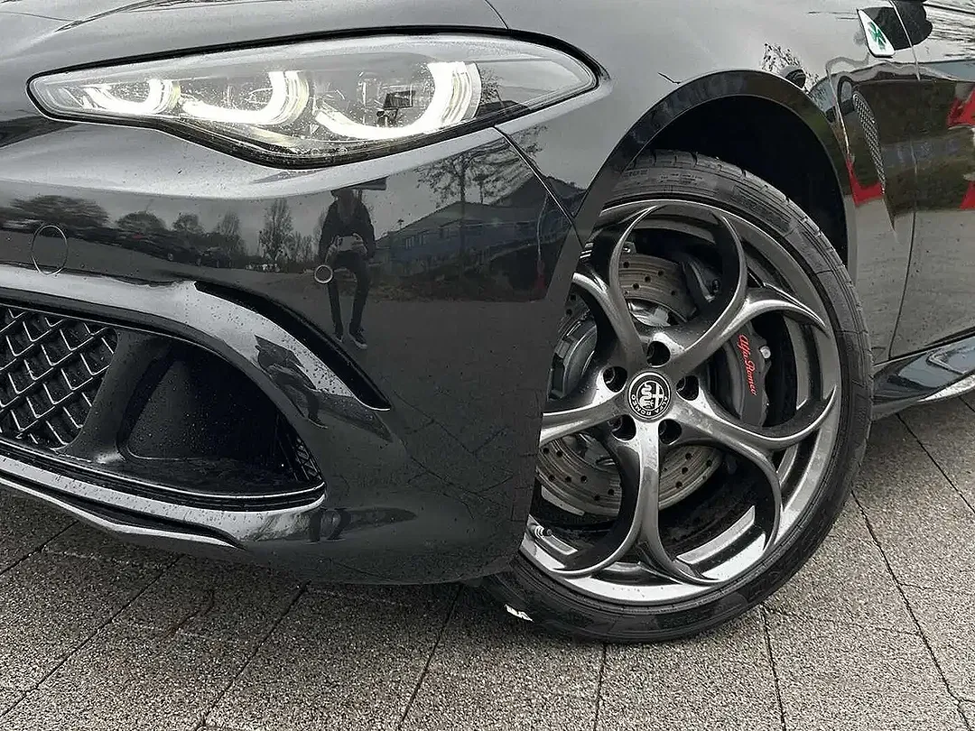 Alfa Romeo Giulia - Thumbnail 13
