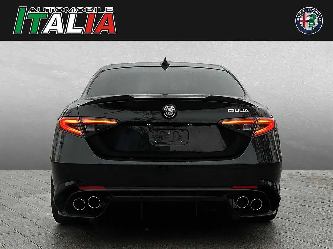 Alfa Romeo Giulia - Thumbnail 4