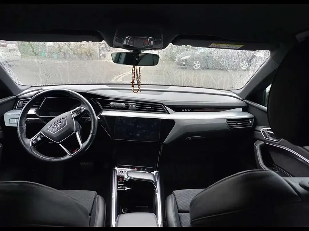 Audi e-tron - Thumbnail 9
