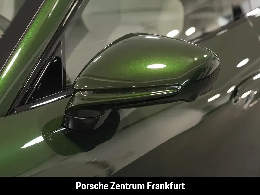 Porsche Taycan - Thumbnail 10