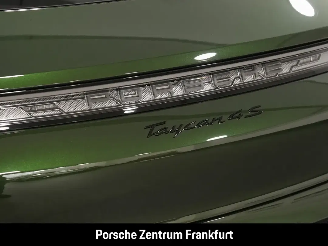 Porsche Taycan - Thumbnail 9