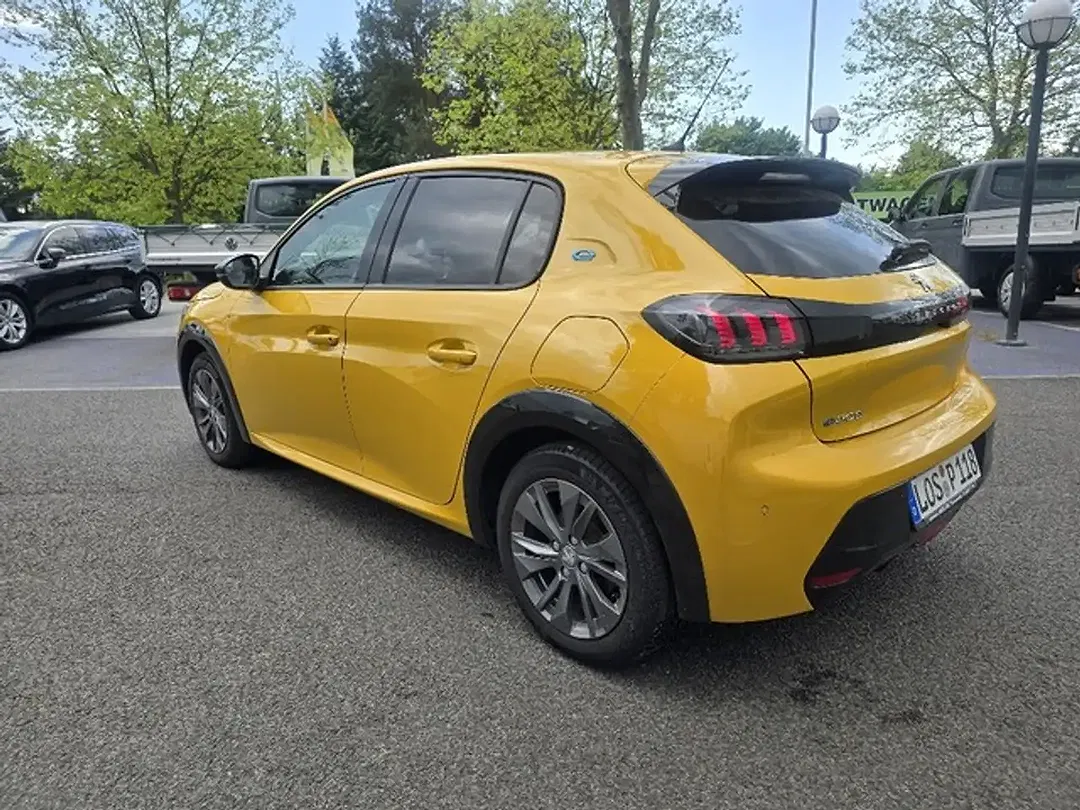 Peugeot 208 - Thumbnail 4