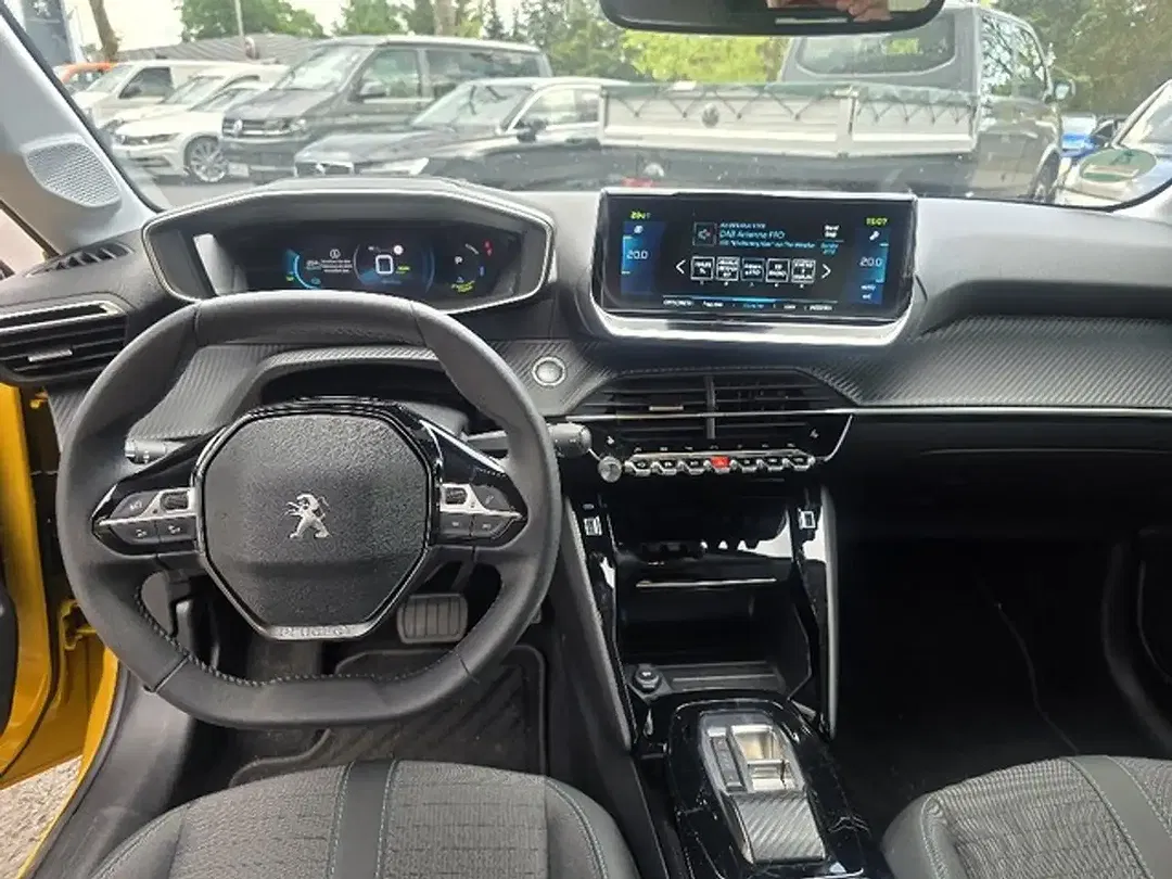 Peugeot 208 - Thumbnail 7