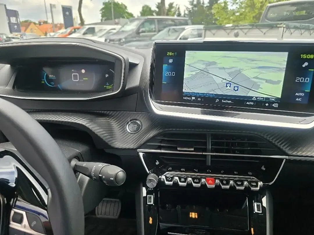 Peugeot 208 - Thumbnail 8