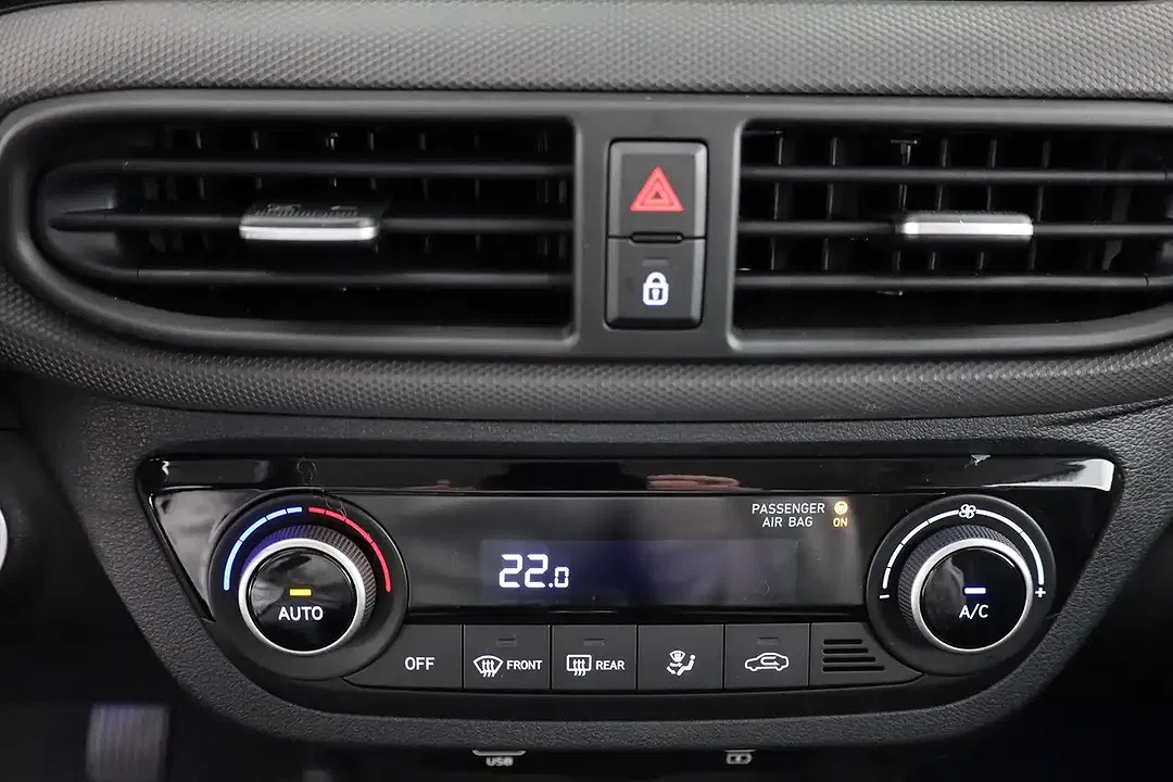 Hyundai i10 - Thumbnail 11