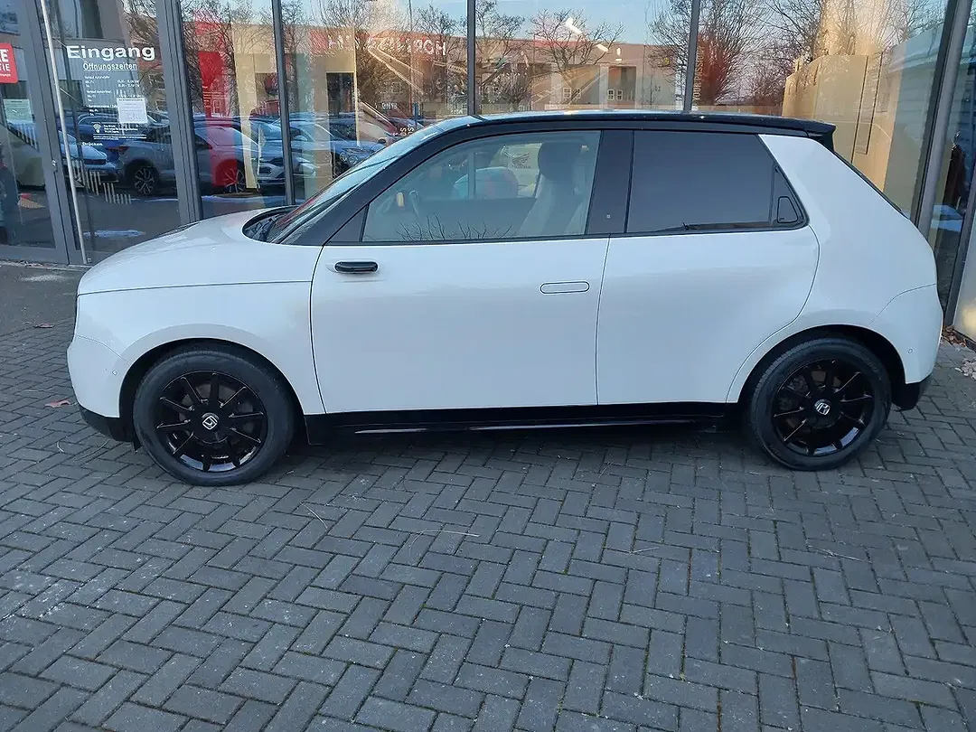 Honda e - Thumbnail 3