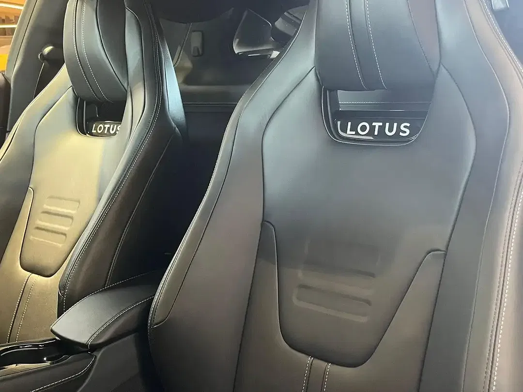 Lotus Emira - Thumbnail 12
