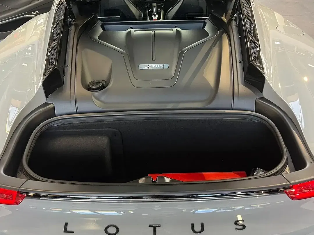 Lotus Emira - Thumbnail 15