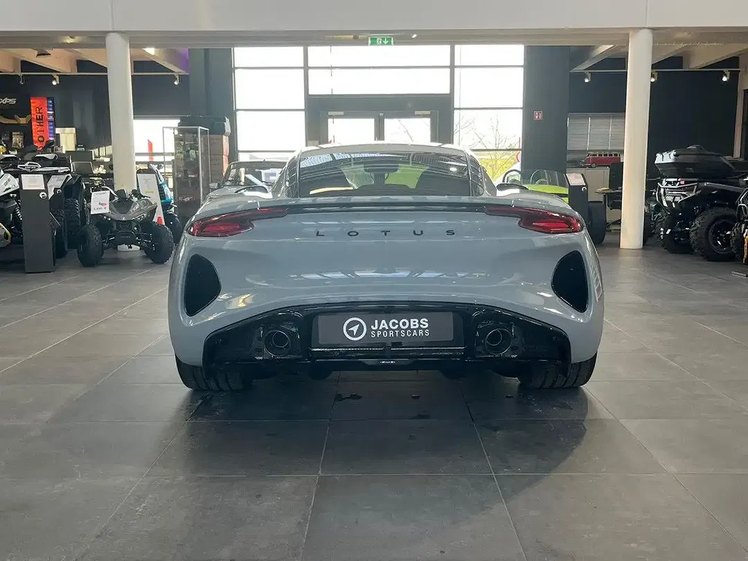 Lotus Emira - Thumbnail 5