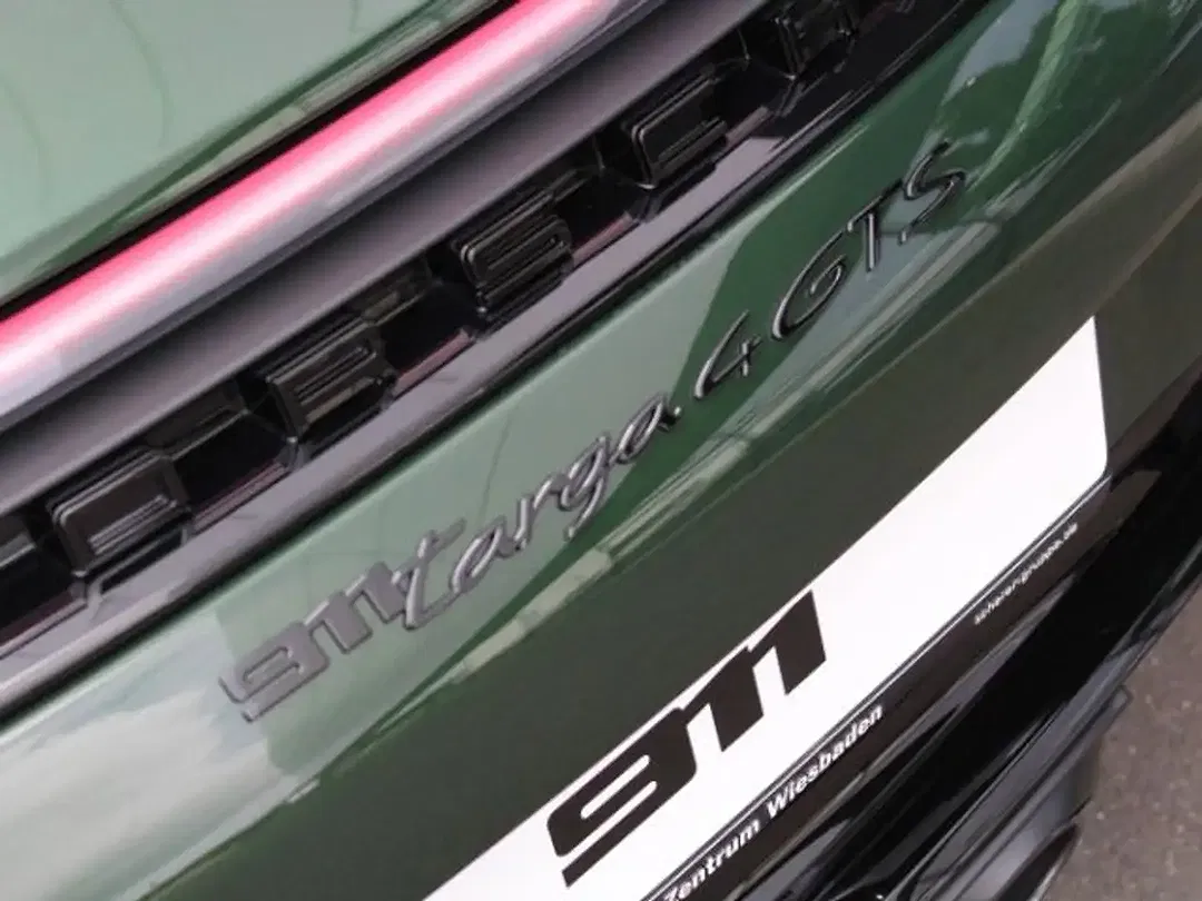 Porsche 992 - Thumbnail 12