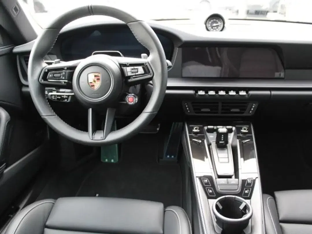 Porsche 992 - Thumbnail 4