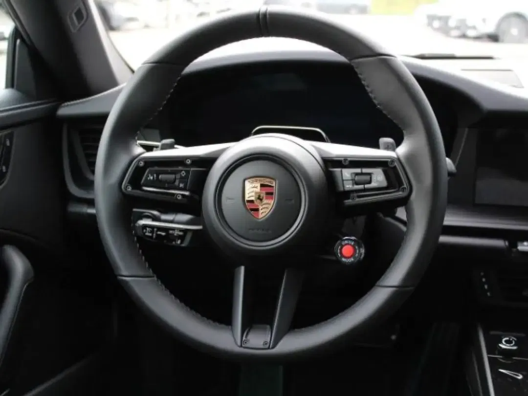 Porsche 992 - Thumbnail 5