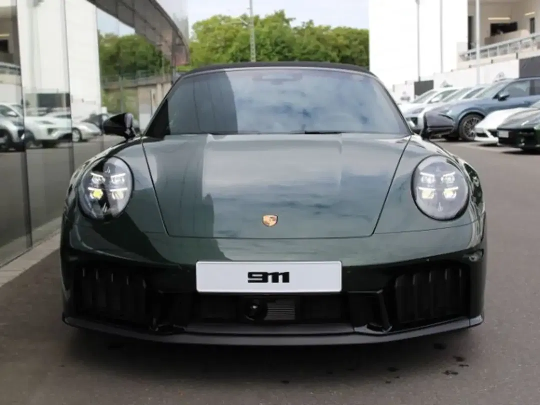 Porsche 992 - Thumbnail 6