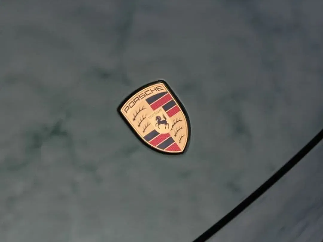 Porsche 992 - Thumbnail 8