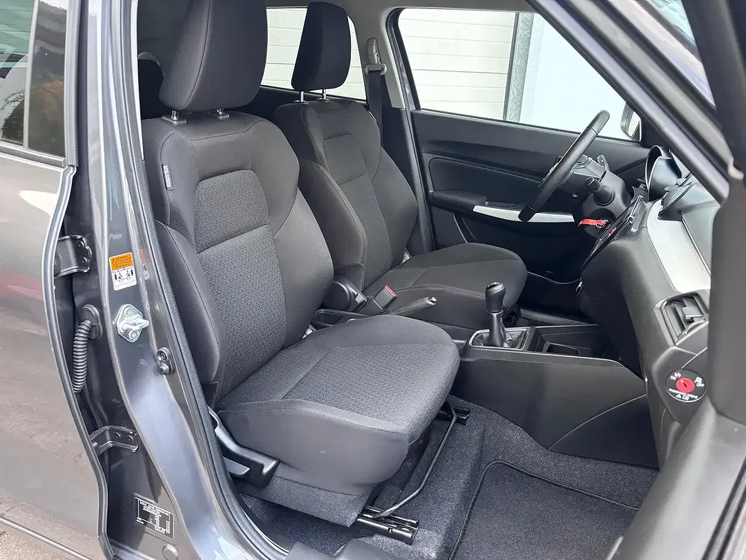 Suzuki Swift - Thumbnail 12