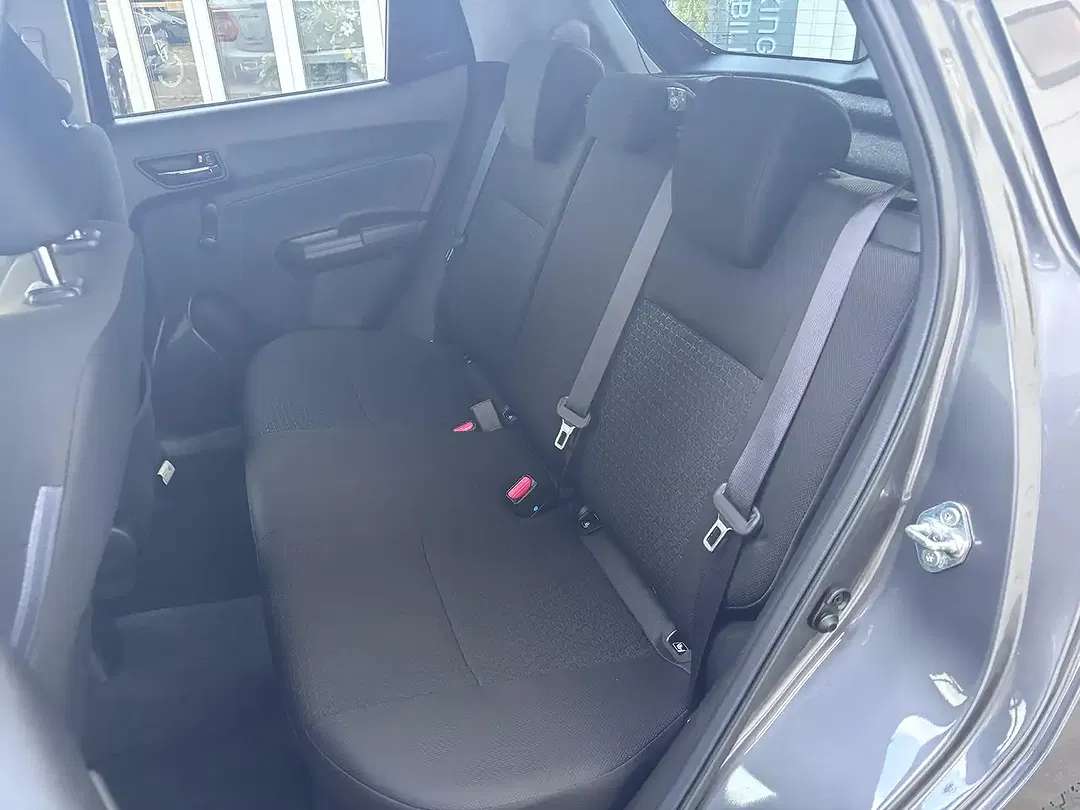 Suzuki Swift - Thumbnail 13
