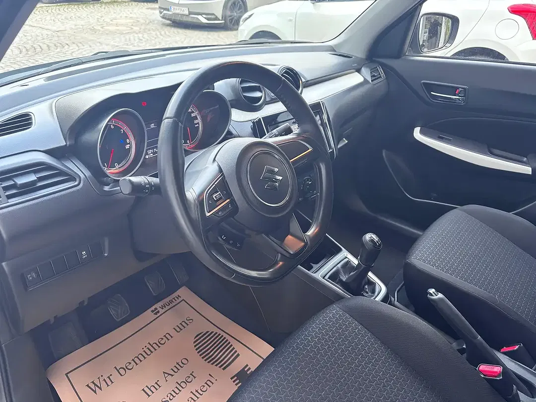 Suzuki Swift - Thumbnail 9