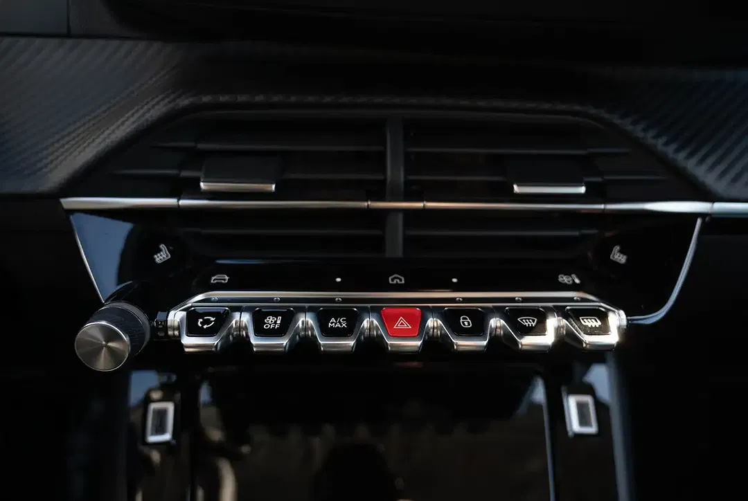 Peugeot 208 - Thumbnail 10